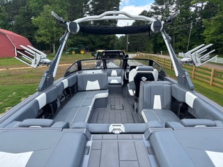 2022 Malibu 24 MXZ Icon